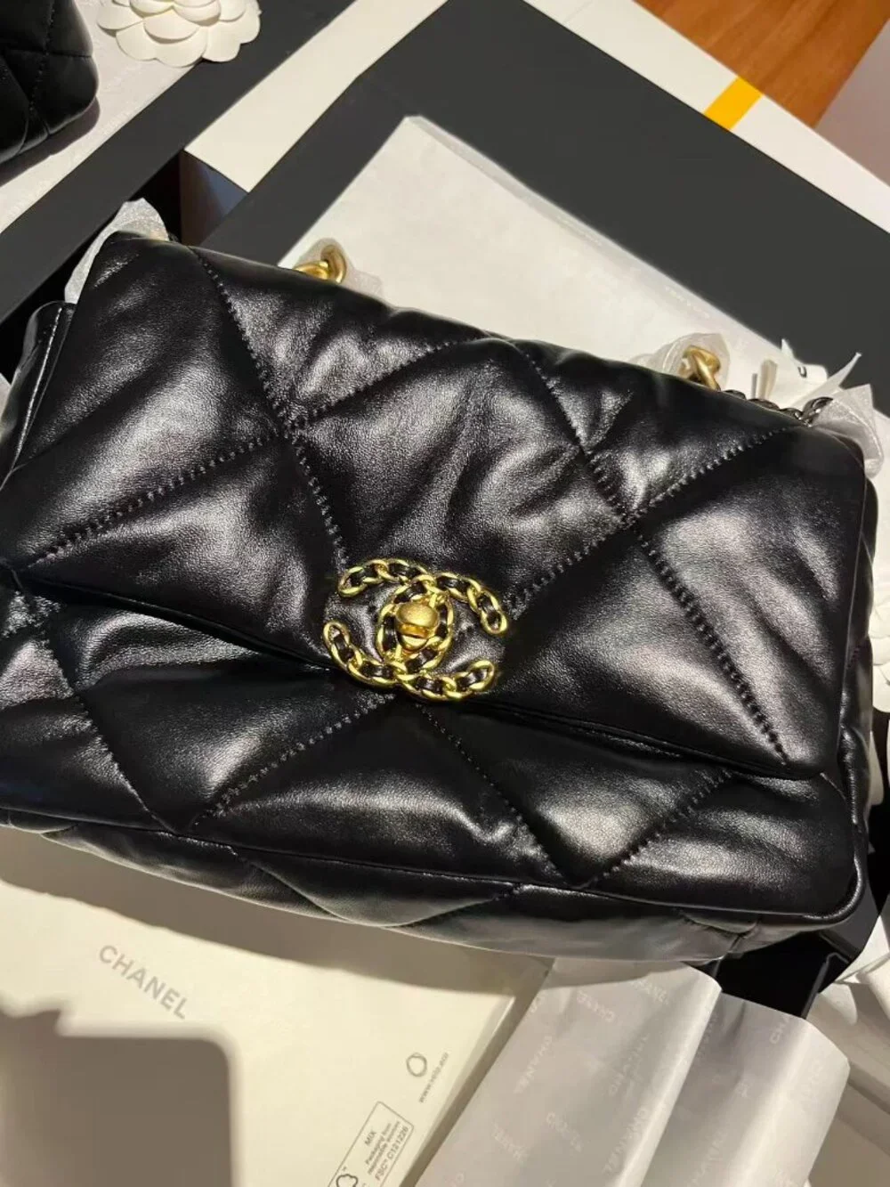 Classic Bag: A Stylish and Versatile Choice for Elegance